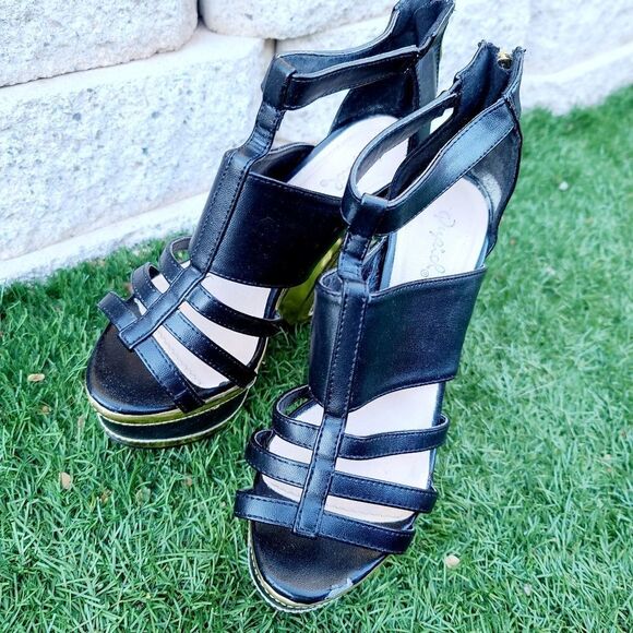 Qupid women's open toed black & gold platform heels - Picture 4 of 16